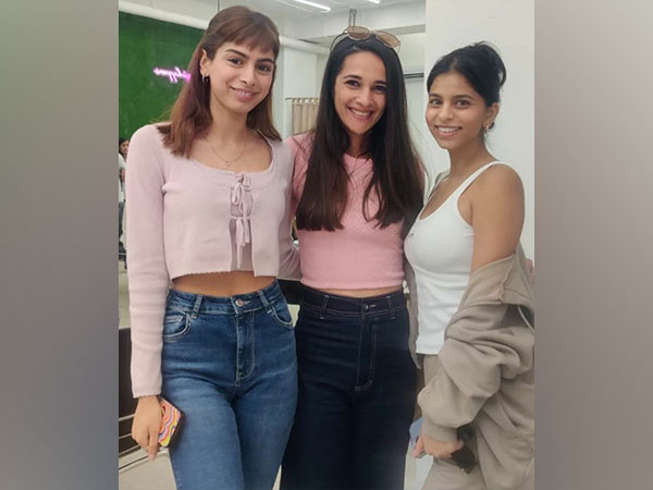 Tara Sharma with Suhana Khan, Khushi Kapoor (Image source: Instagram)