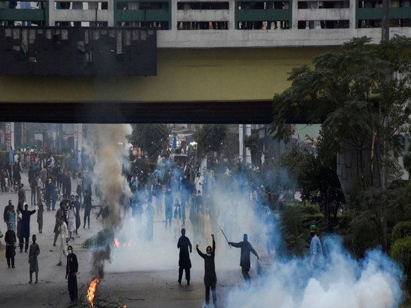 Supporters of Pakistan's Imran Khan block roads in new protest (Image Credit: Reuters)