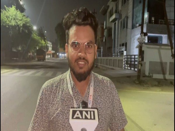 Earthequake strikes Delhi-NCR, locals recount their experience. (Photo:ANI)