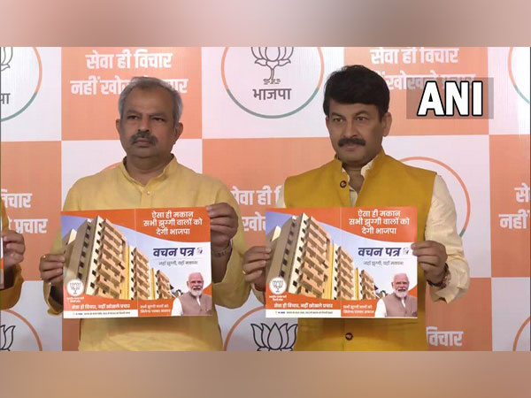 BJP leaders Adesh Gupta and Manoj Tiwari (Photo/ANI)