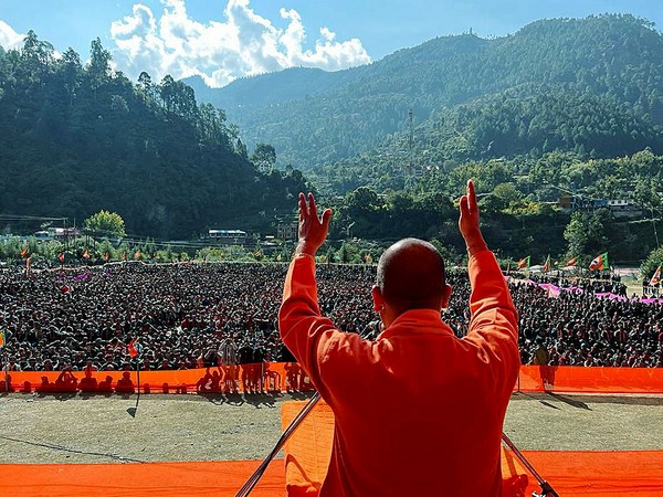 UP CM Yogi Adityanath at a public rally in Kullu on Thursday. (ANI/Photo)