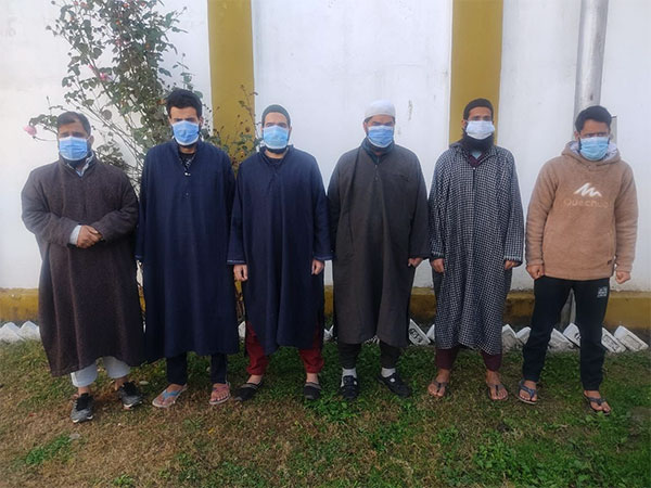 Terrorists arrested by JK Police (Photo/ANI)