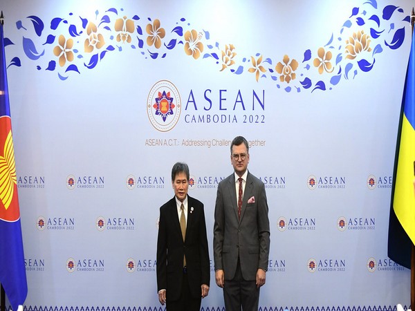 Ukraine foreign minister Dmytro Kuleba (On the right) (Photo Credit: ASEAN website)