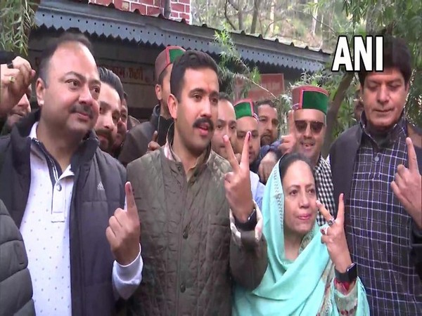 Himachal Pradesh Congress chief Pratibha Singh and her son and party MLA Vikramaditya  (Photo/ANI)