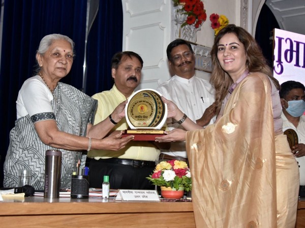 Sakhi Welfare Society Founder Dr Rakhi Anand Agarwal honoured by UP Governor Anandiben