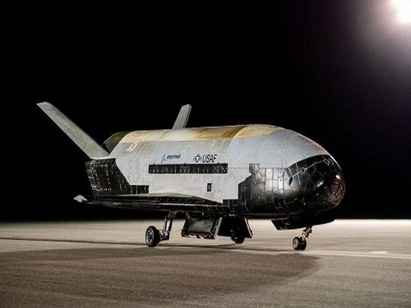 US space plane lands after 908 days in orbit (Photo Credit: Boeing website)