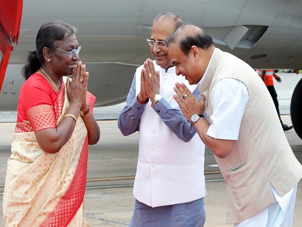 Assam CM Sarma with President Droupadi Murmu. (File/ANI)