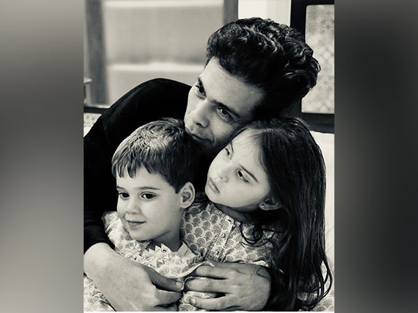 Karan Johar with kids (Image source: Twitter)