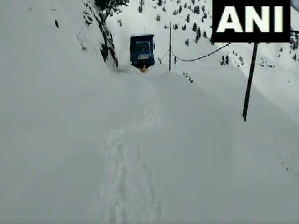 Visual from Snow Clearance on Bangus Nowgam road in Kupwara district. (Photo/ANI)
