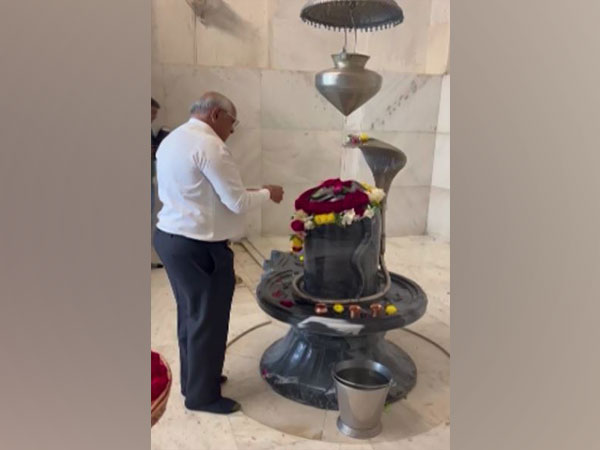Gujarat Chief Minister Bhupendra Patel offering prayers at Triminder (Photo/ANI)