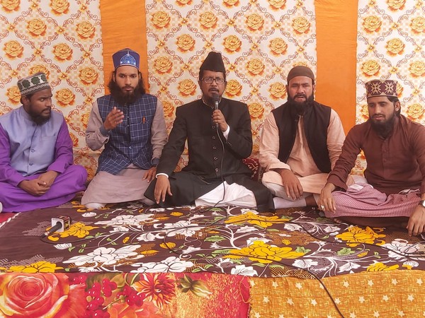Maulana Shahabuddin Razvi addressing Ghause Azam conference at Hafizganj in Uttar Pradesh's Bareilly district.