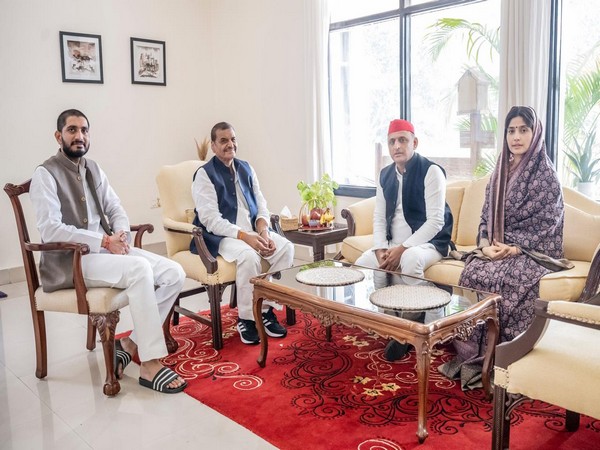 Samajwadi Party (SP) Chief Akhilesh Yadav, SP Mainpuri candidate Dimple Yadav and Pragatisheel Samajwadi Party (Lohia) chief Shivpal Singh Yadav (Photo/ANI)