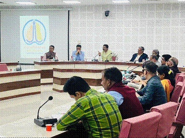 Union Minister Dharmendra Pradhan monitoring the preparations of the program in Varanasi (Photo: PIB)
