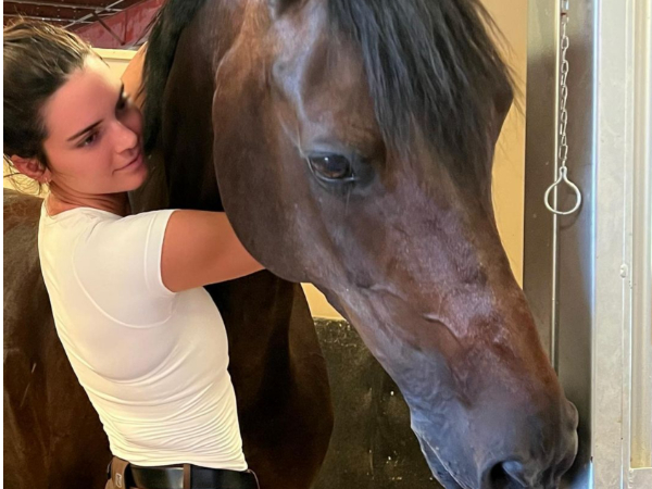 Kendall Jenner with a horse (Image Source: Instagram)