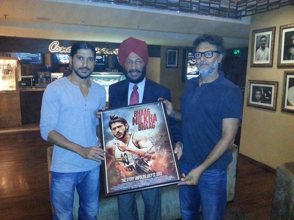 Farhan khtar with Milkha Singh and Rakyesh Omprakash Mehra (File Pic/ Instagram)