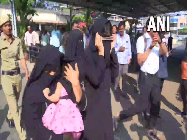 Family of accused (Sharik) gpoing to the hospital in Mangaluru (Photo/ANI) 