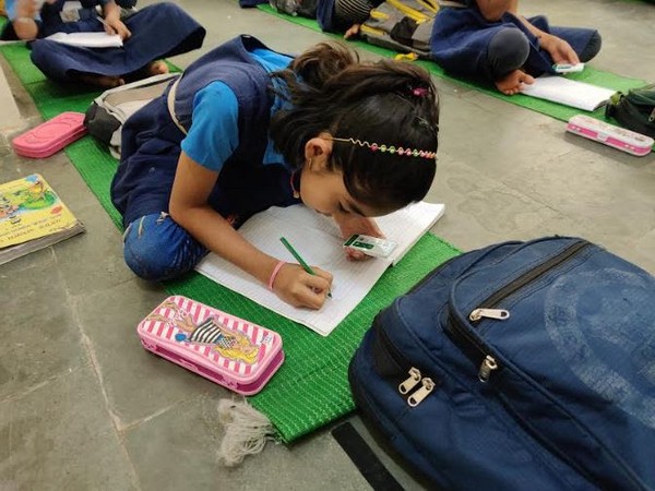 Students using the Class Saathi Clicker for classroom assessment