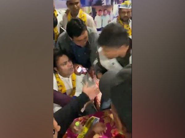 Snap from the viral video (Photo: BJP Delhi Twitter handle)