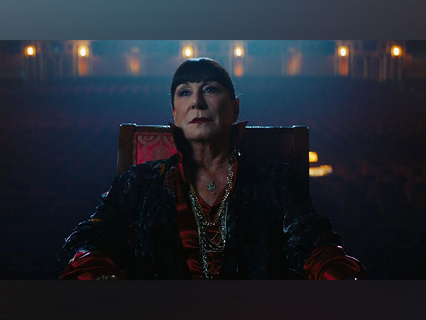 Anjelica Huston in John Wick (Source: Twitter)