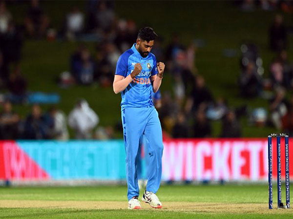 Mohammad Siraj celebrating after taking a wicket against NZ (image : BCCI twitter)