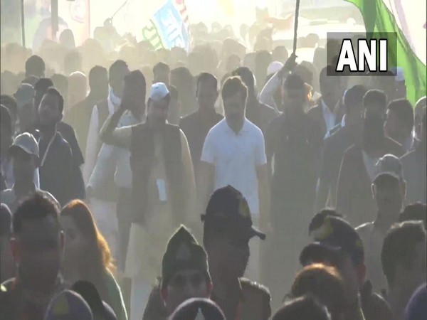 Congress party's Bharat Jodo Yatra resumes after a 2-day break from Burhanpur, Madhya Pradesh. (Photo/ANI)