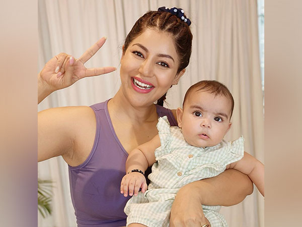 Debina Bonnerjee with daughter (Image source: Instagram)