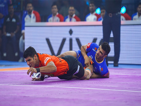 Haryana Steelers defender Jaideep in action during Pro Kabaddi League (Image: JSW Sports media)