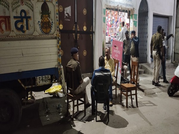 Police team during raid at Muzaffarpur (Photo/ANI) 