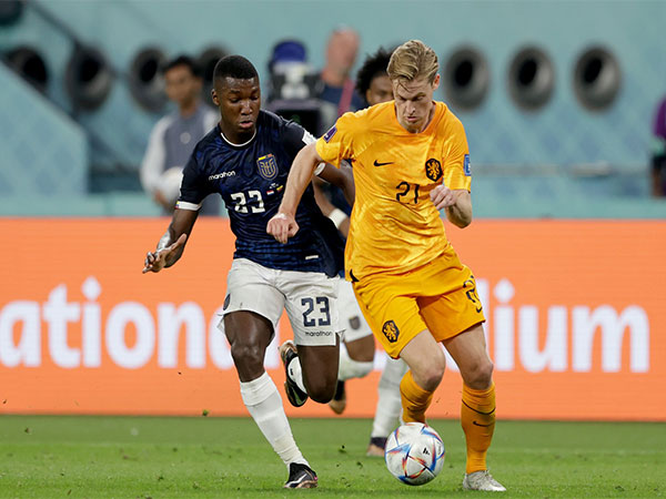Netherlands and Ecuador players in action (Photo: OnsOranje/ Twitter) 