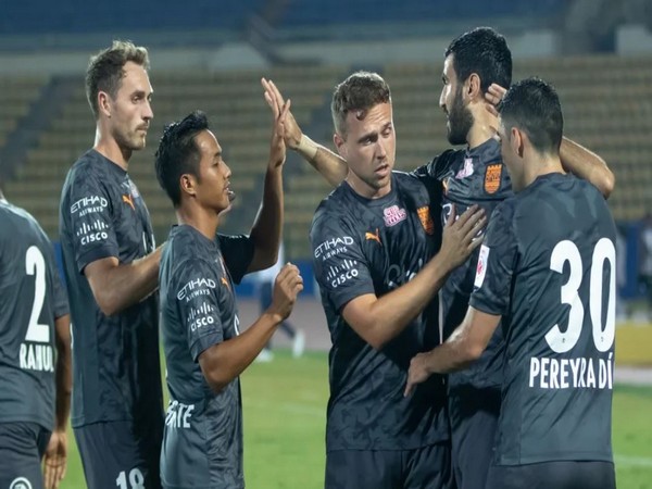 Mumbai City FC players in action (Photo: ISL Media)