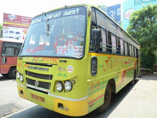 'Jai Maharashtra' slogan on a state bus in Karnataka. (Image source: Twitter/@dhavalkulkarni)
