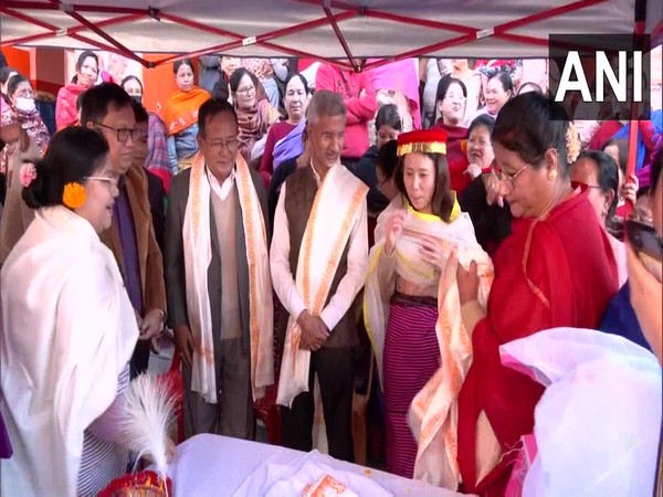 Jaishankar visits Ima market in Imphal (Photo/aNI)