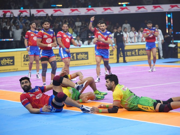 UP Yoddhas in action against Patna Pirates in Pro Kabaddi League (Image: PKL)
