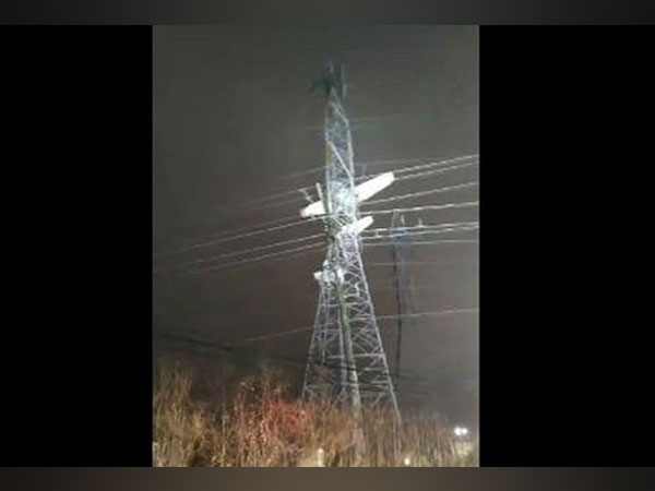 Plane crashes into power lines in Montgomery County in US. (Photo: Twitter//@mcfrsPIO)