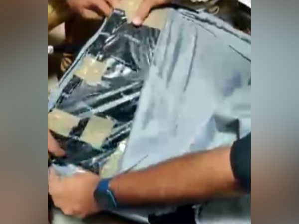 Visual of the passengers luggage from which drugs was recovered.