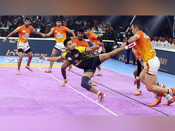 Puneri Paltan in action against Telugu Titans in Pro Kabaddi League (Image: PKL)