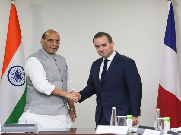Defence Minister Rajnath Singh and French Minister of armed forces Sebastien Lecornu (Twitter/@rajnathsingh