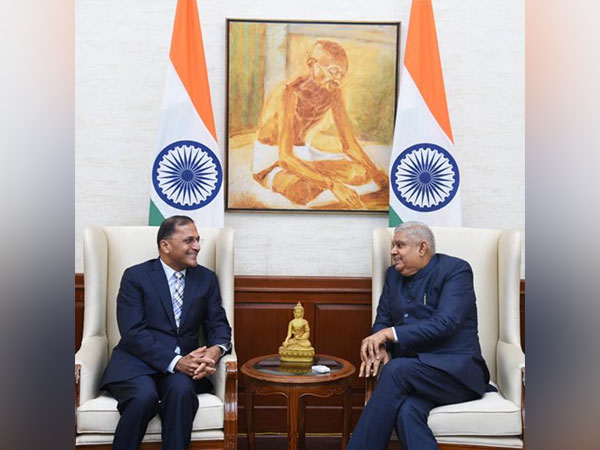 Chief Election Commissioner Arun Goel and Vice President Jagdeep Dhankar (Photo/Vice President of India twitter)