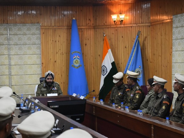 IG Kashmir sector MS Bhatia interacting with DAGOs (Photo/Kashmir Ops Sector, CRPF twitter)