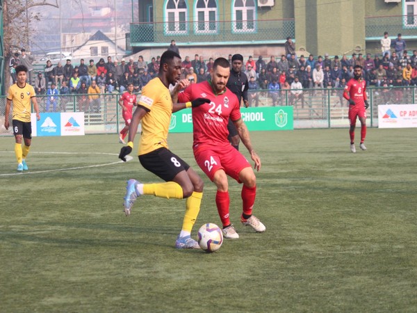 Real Kashmir and  Churchill Brothers players in action (Photo: I-League)
