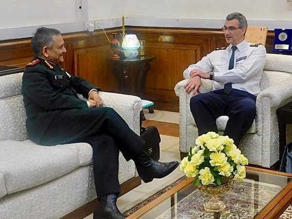 General Anil Chauhan and General Gael Diaz de Tuesta (Image: Twitter/@HQ_IDS_India)