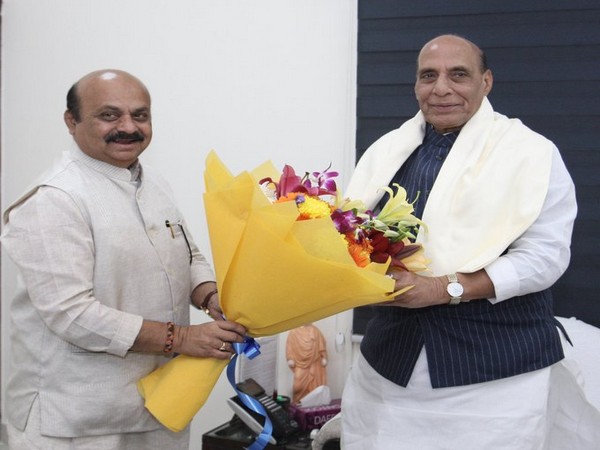 Karnataka Chief Minister Basavraj Bommai with Union Defence Minister Rajnath Singh (Photo/ANI)
