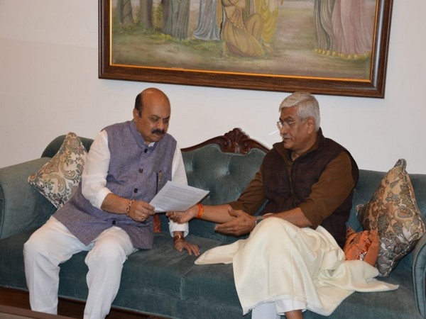 Karnataka Chief Minister Basavaraj Bommai with Union Jal Shakti Minister Gajendra Singh Shekhawat