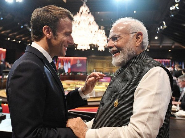 French President Emmanuel Macron and Prime Minister Narendra Modi (Photo Credit: Emmanuel Lenain's Twitter)