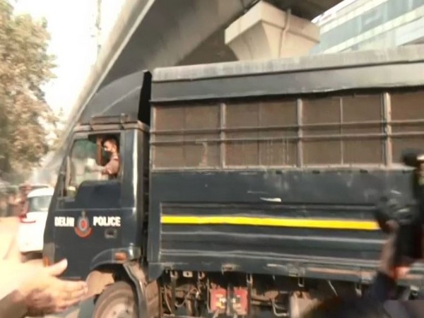 Shraddha murder accused being taken to Ambedkar Hospital for Narco test amid tight security of Delhi Police (Photo/ANI)