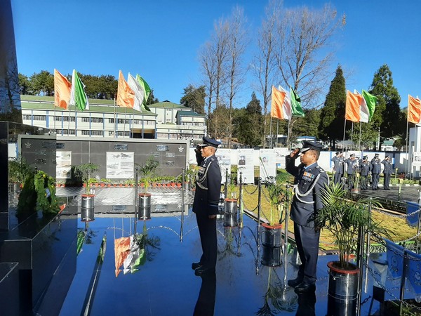 Air Marshal SP Dharkar, Air Officer Commanding-in-Chief, Eastern Air Command at the War Memorial (Source: Twitter)