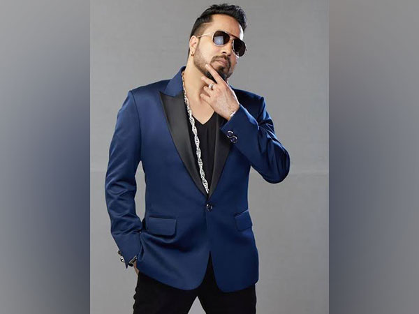 Mika Singh (Image source: twitter)