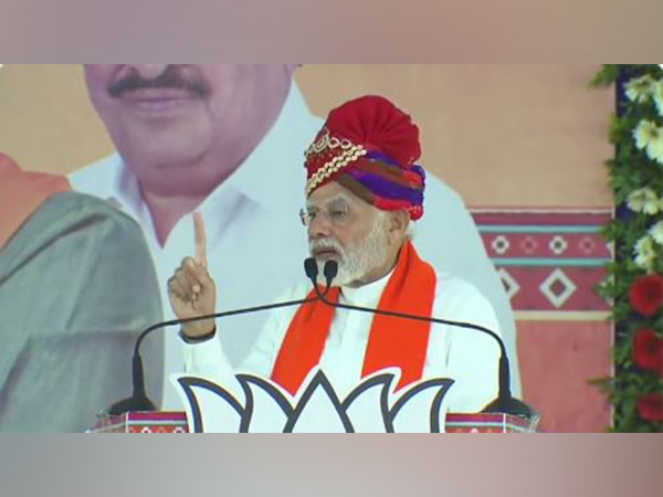 Prime Minister Narendra Modi in Himmatnagar