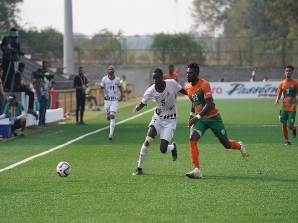 Sreenidi Deccan and Mohammedan Sporting players in action (Photo: I-League)