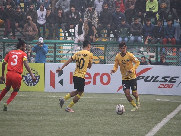 Real Kashmir and TRAU players in action (Photo: I-League)